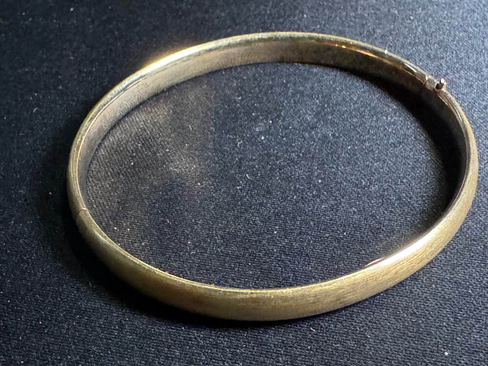 W and D 925 Sterling Vermeil Bangle Bracelet  6.75in